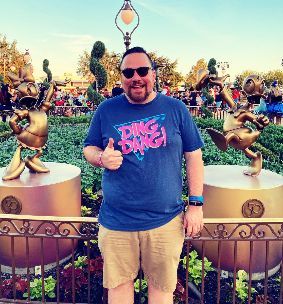 aydintimeless's tweet photo. My costume for Mickey’s Not-So-Scary Halloween Party: my favourite Disney vlogger, Tim Tracker!
.
@thetimtracker @thejenntracker #timtracker #mnsshp #vloggers #disneyvlogger #disneyvloggers #andnowitstimetopaytheprice https://t.co/MAJTkq2n41