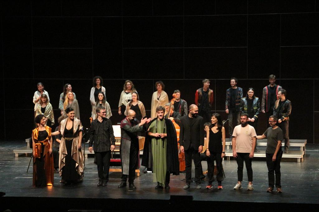 cordeteatre's tweet photo. 🎶Un plaer tornar a escena amb @vespresdarnadi amb l'opera Purcell Dodo&amp;Eneas i al @Kursaalmanresa 

Més encara fer-ho amb @laiafrigole, Salvador Parrón, Marta Valero i Jordi Domènech (en la seva última funció)
sota la direcció de Dani Espasa🔝

Una actuació plena d'emoció!🥲 https://t.co/A8iLP5HL3g