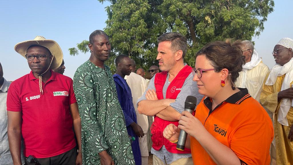 ongawa4d's tweet photo. Este fin de semana, parlamentarixs de las comisiones de cooperación del Congreso y el Senado han visitado Podor, en el norte de Senegal, para conocer el programa #Gawdi, que llevamos a cabo en la zona junto a @ong3D y @FMusol, con el apoyo de la @CooperacionESP.
#CooperaSi https://t.co/PwaDTcDsYR