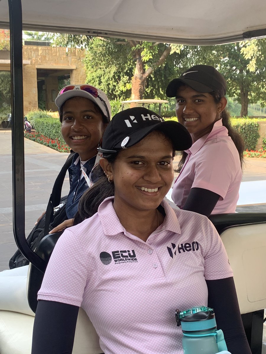 Swinging_Swamy's tweet photo. Look who I met at the @MyDLF5 ahead of the @WomenIndianOpen —
Some of the most promising faces of Indian womens golf - 
Pranavi Urs, playing her 1st HWIO as a pro, cousin Vidhatri Urs. &amp; the hugely talented #AvaniPrashanth  
@HeroMotoCorp 

#ItsThatWeek ! @wgaofindia @LETgolf https://t.co/5a78emicgk