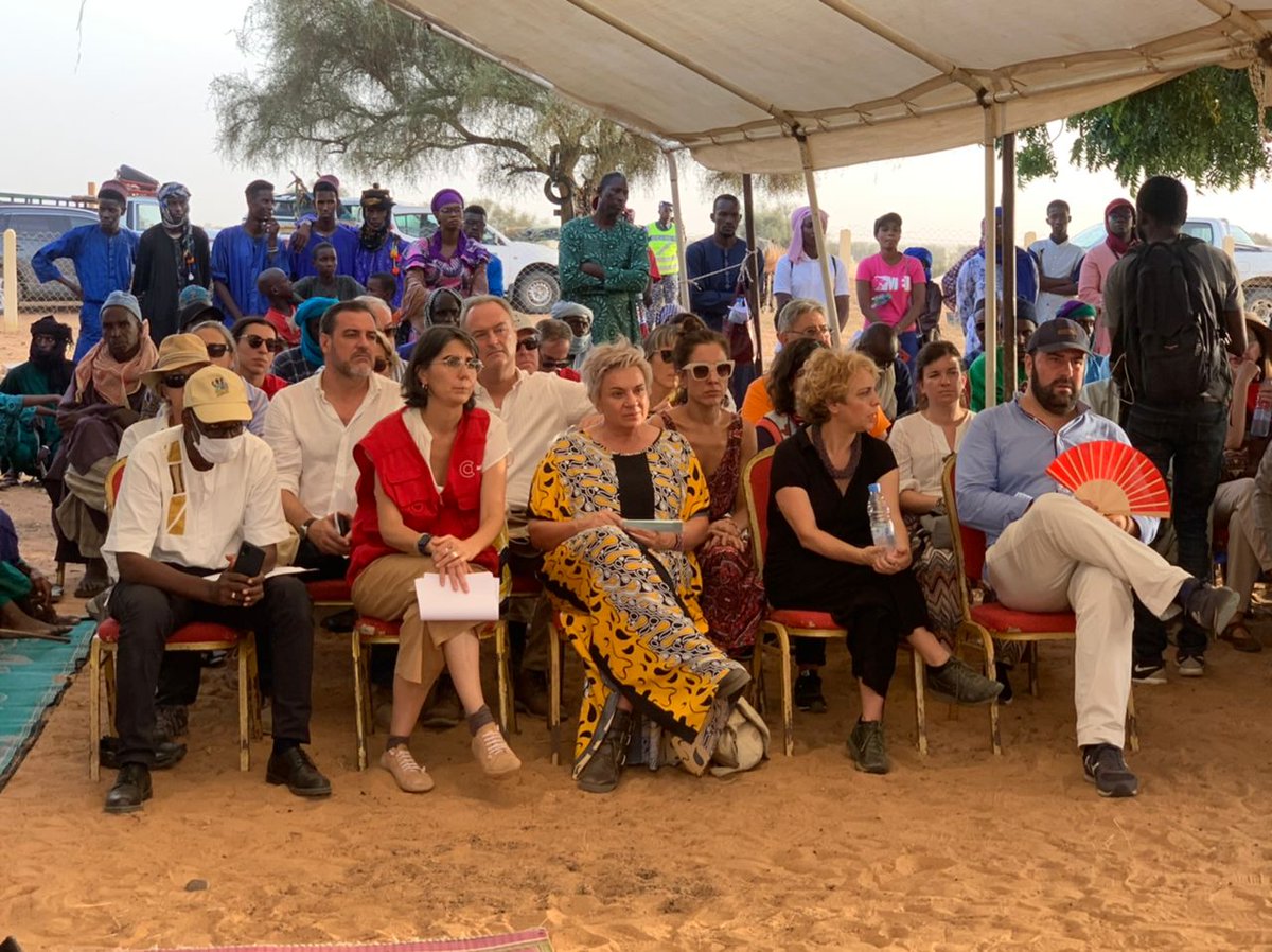 ongawa4d's tweet photo. Este fin de semana, parlamentarixs de las comisiones de cooperación del Congreso y el Senado han visitado Podor, en el norte de Senegal, para conocer el programa #Gawdi, que llevamos a cabo en la zona junto a @ong3D y @FMusol, con el apoyo de la @CooperacionESP.
#CooperaSi https://t.co/PwaDTcDsYR