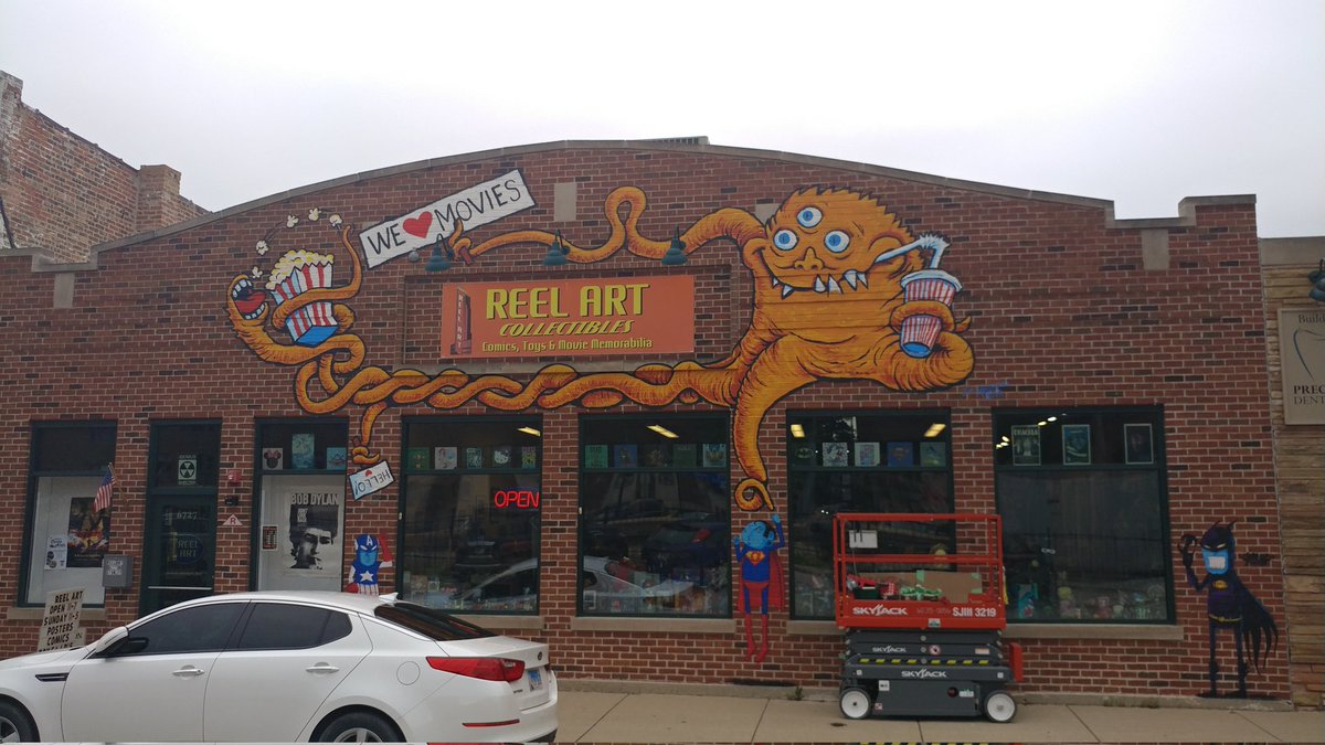 JoeAbboreno's tweet photo. @40GO14 @PodcastMovement Here's Munchy the Movie Monster. Above Reel Art Collectibles in Berwyn. https://t.co/Eu83HVaIgL