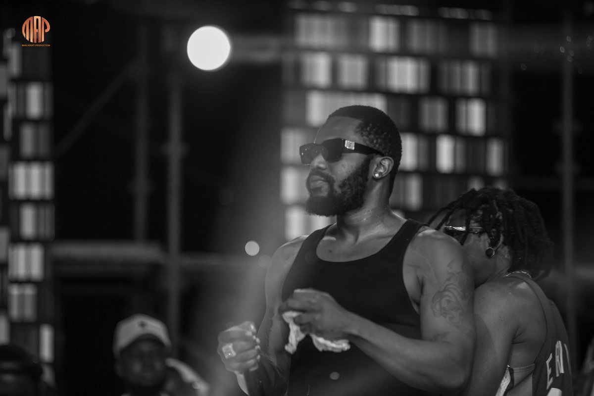 ManAdoffProd's tweet photo. Paedae of @r2bees at the @tidalravefest #paedae #r2bees #TidalRave22 #mapgh https://t.co/31TC4SD7va