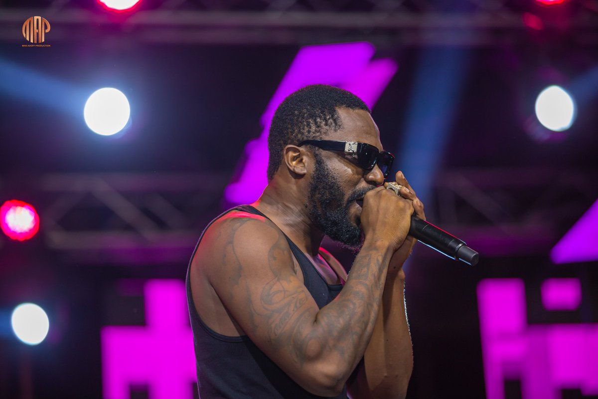 ManAdoffProd's tweet photo. Paedae of @r2bees at the @tidalravefest #paedae #r2bees #TidalRave22 #mapgh https://t.co/31TC4SD7va