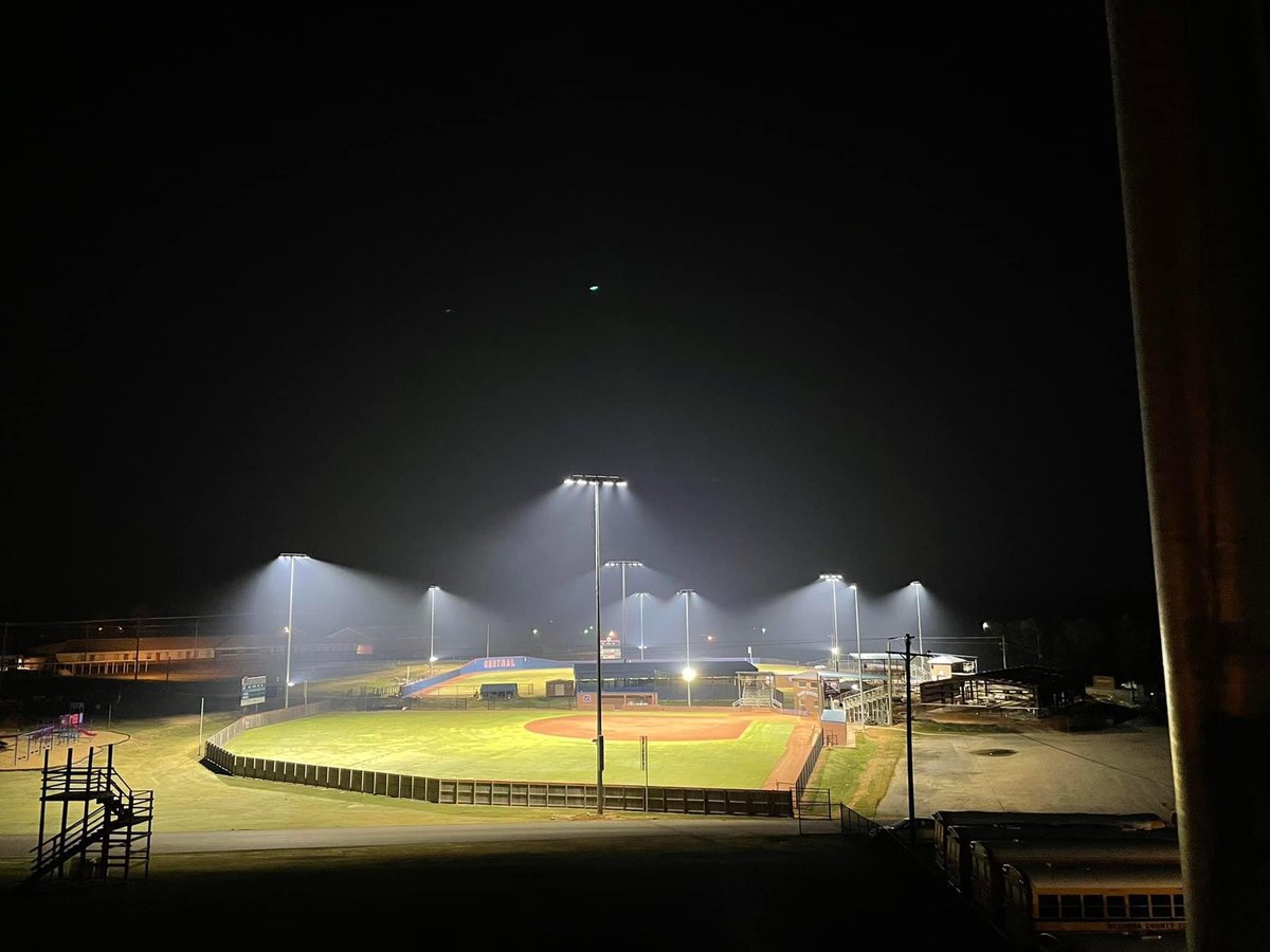 GLogan_Musco's tweet photo. @NeshobaCentral @NeshobaAD got better today with their new TLC for LED system from @MuscoLighting on the baseball and softball field. Athletes now get to experience industry-best glare control for maximized on-field playability, backed by Musco’s 25 year parts and labor warranty. https://t.co/dxLsWeE2XD