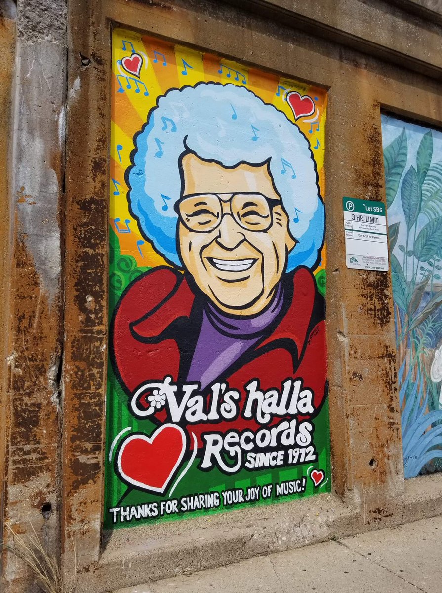 JoeAbboreno's tweet photo. @40GO14 @PodcastMovement This is the Vals Halla mural in Oak Park that I painted in 2019. https://t.co/fCB5jpsjy6