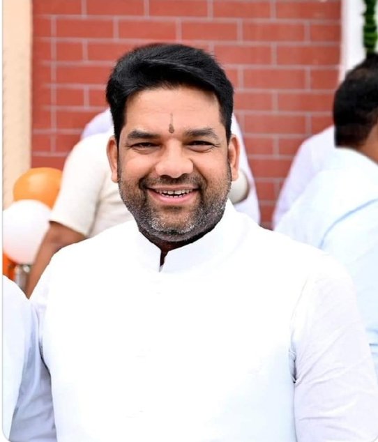 BlogNyasa's tweet image. Bhartiya Janta party Hariyana ke Pradesh karykarini sadsay avam Media panelist Sri Manish yadav ji ko janamdin ki Hardik badhai va shubhkamnaye
Ishwar se prathna karti hun ki aap dirghayu va yashshvi hon🙏🙏💐💐