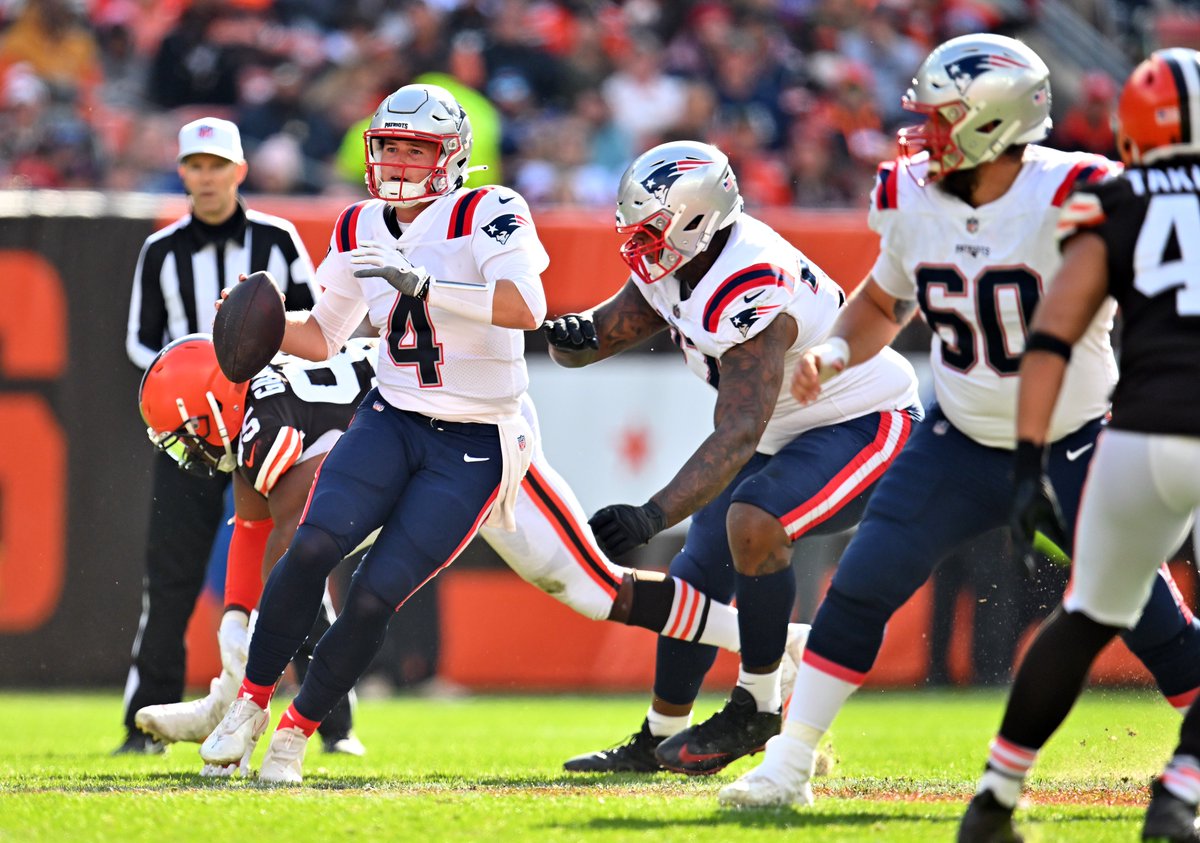 2022 NFL leaders in passer rating, minimum 70 attempts:

1. Bailey Zappe (111.4)