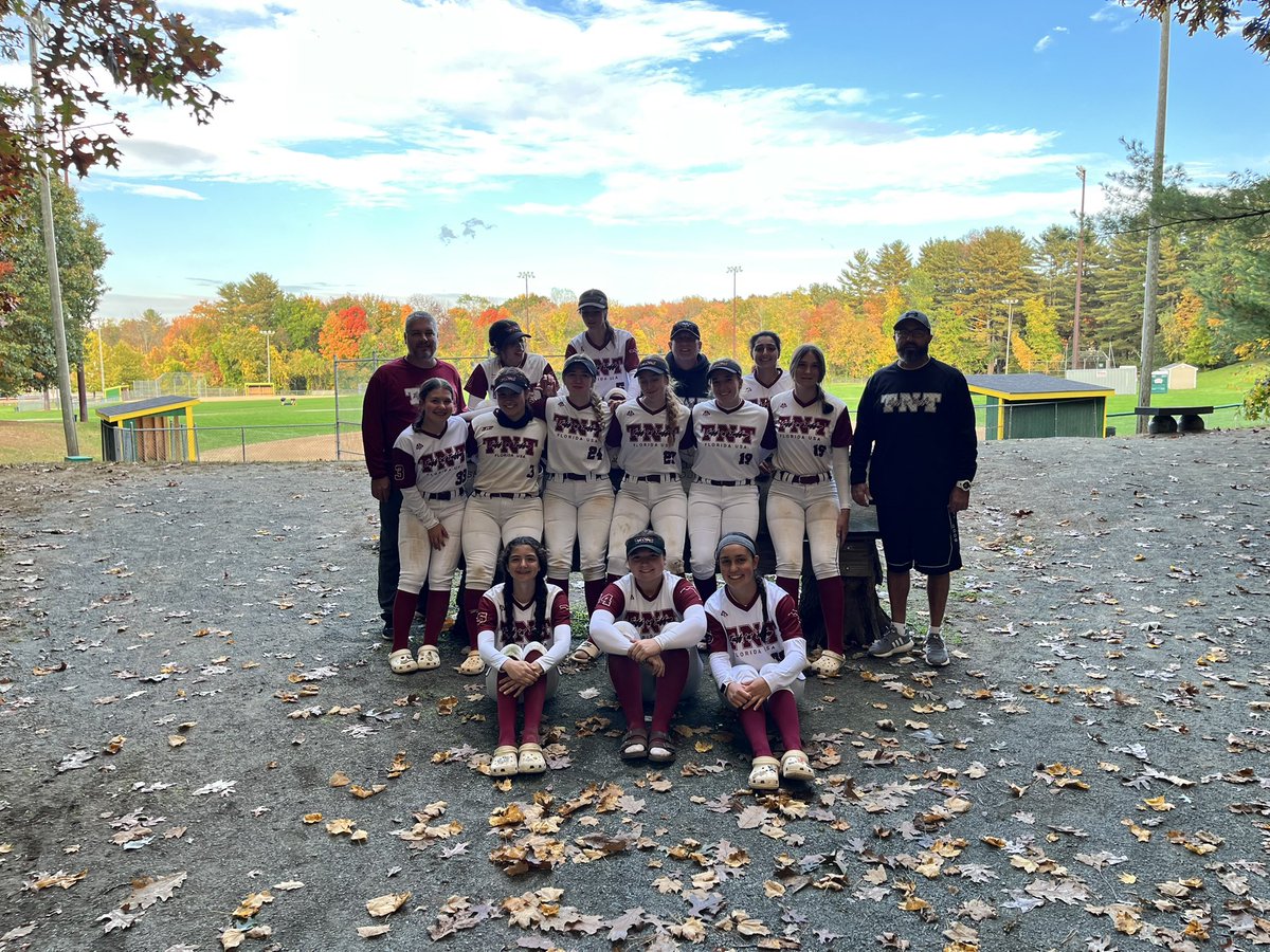 TNTFloridaBlack's tweet photo. Thanks New England for an amazing weekend 🥎. Our Florida girls got a lot looks👀 at New Englands Finest Showcase. Until next time….. @HCrossSB @RhodySoftball @BeaconSB @TroyTrojansSB @BryantSBCoach @mitsoftball @witsoftball @TuftsSoftball @Suffolk_U https://t.co/QN95jXiFE4