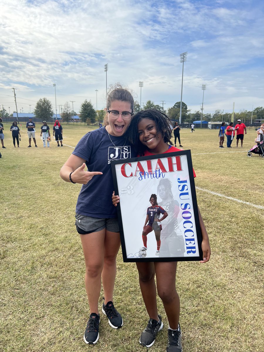 orocu_sariah's tweet photo. Wow I really missed my @GoJSUTigersSOC girls 🥺 

so happy I was able to go out to Jackson this weekend to watch them sweep Alabama A&amp;M and Alabama State and remain undefeated on senior weekend! 

SWAC Champs loading… 💍💙⚽️ https://t.co/YGMamLJKcy