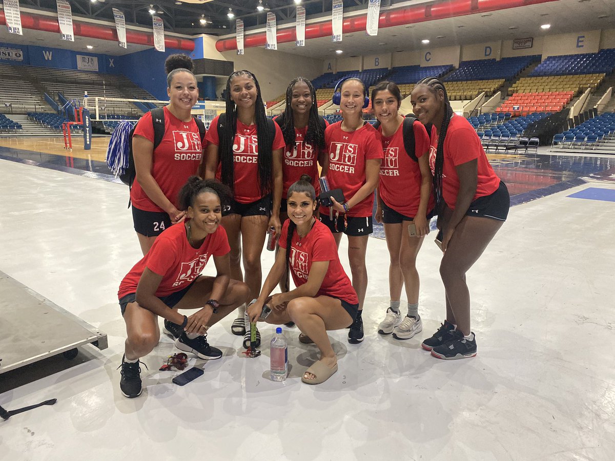 orocu_sariah's tweet photo. Wow I really missed my @GoJSUTigersSOC girls 🥺 

so happy I was able to go out to Jackson this weekend to watch them sweep Alabama A&amp;M and Alabama State and remain undefeated on senior weekend! 

SWAC Champs loading… 💍💙⚽️ https://t.co/YGMamLJKcy