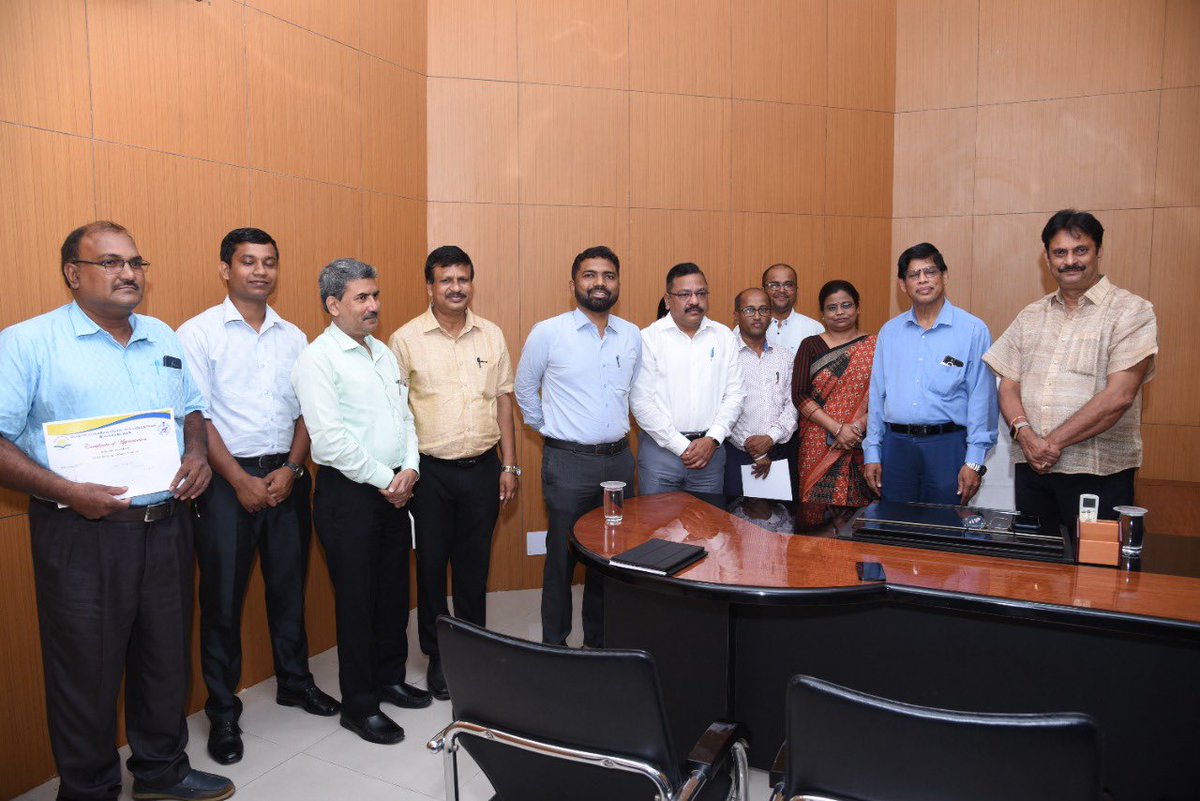 OAVS_Official's tweet photo. On 17.10.2022 Honourable Minister S&amp;ME felicitated Principals of OAV Hatiota &amp; OAV Baripada being adjudged in best 5th and 10th rank in the country by Education World India for the year 2022-23,Esteemed Adviser &amp; Chairman OAVS was also present.@CMO_Odisha @SMEOdisha @MoSarkar5T https://t.co/QCgT1VLAX7