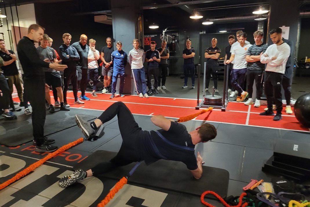 Int_Performance's tweet photo. Congrats to all the new ambassadors! ๐๐๐ฏ
#Rotterdam #performancecourse https://t.co/t2SXvrrgPD