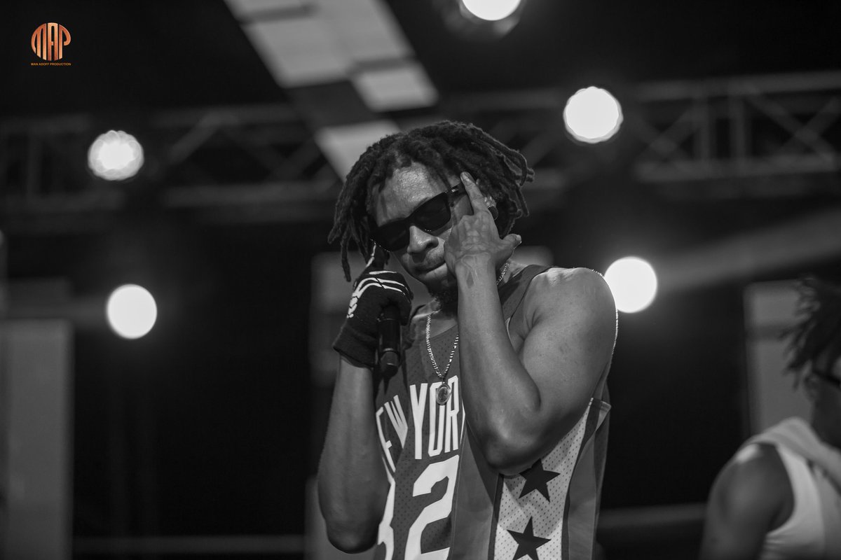 ManAdoffProd's tweet photo. Mugeez of @r2bees at the @tidalravefest #mugeez #r2bees #TidalRave22 #mapgh https://t.co/fqFyQUOStF