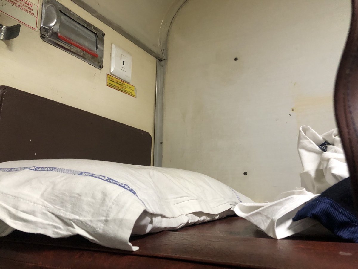 roopali_dr's tweet photo. ⁦@IRCTCofficial⁩ ⁦@RailMinIndia⁩ ⁦@RailwayNorthern⁩ representing on global platform but conditions of our railways are pathetic.Netaji Exp TNo. 12312 Prayagraj second class AC, A3 pathetic condition of hygiene, sanitation ⁦@AshwiniVaishnaw⁩ https://t.co/XcWg6eW1Cg