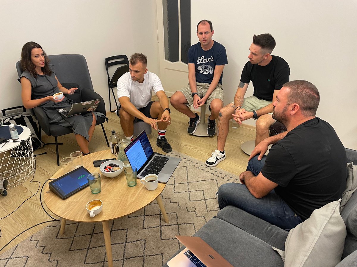 Emfarsis recently visited Prague 🇨🇿 to run a workshop w/ @GAMEEToken! As an advisor to GAMEE (alongside industry leaders @ysiu @borgetsebastien @viewfromhk & @milosendrle), it was great for @nsmale to spend some f2f time with the team leading the way in #Web3 hyper-casual gaming.
