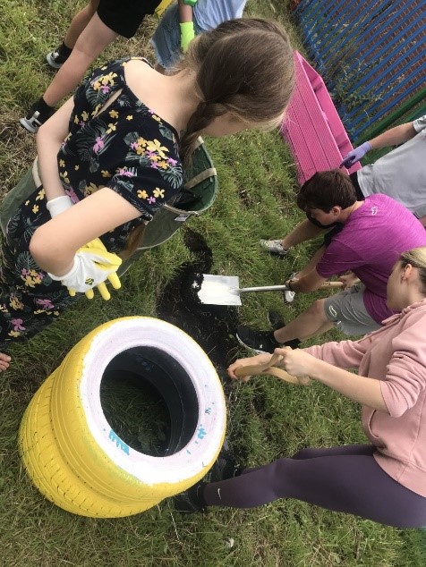 _OneLiverpool's tweet photo. The NHS in Liverpool and @merseyforest are working with 14 community groups using local green spaces to support people’s health and wellbeing through Green Recovery Funding.
@PosFuturesLiv's project was well received!
#greenspacesliv @DefraGovUK @HeritageFundUK @CommForestTrust https://t.co/TaafoB0BVI