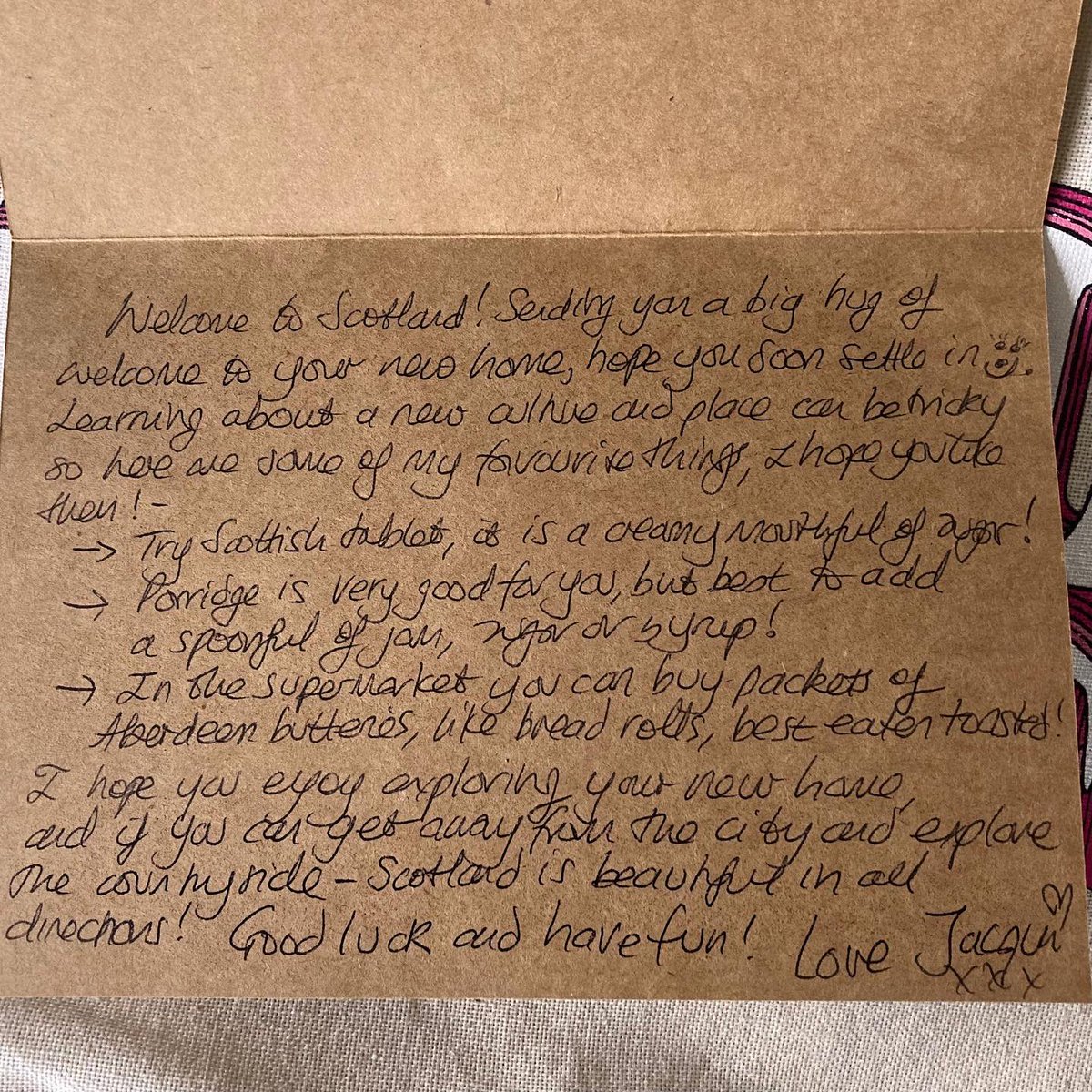 Refuweegee's tweet photo. All of our welcome packs contain welcome letters, if you would like to add a welcoming message into the next pack, drop-off or post your letters to us at:

Floor 5
249 West George Street
Glasgow
G2 4QE 

These are the welcome letters that Jacqui included in her packs 🥰💌 https://t.co/4ZgICVl596