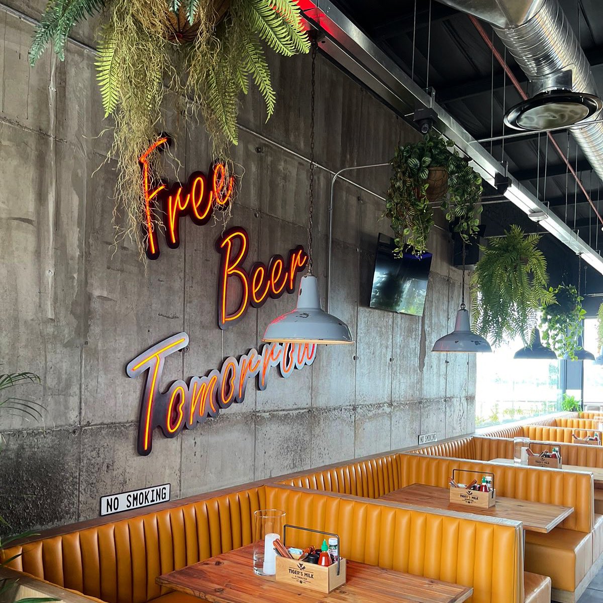 ktinteriors_'s tweet photo. Tiger’s Milk Harvest Place, Kempton Park! Done and dusted. 

Another showstopper destination in Johannesburg successfully designed by the KT Interior team! 

#restaurantdesign #design #interiordecor #restaurant #southafrica #designsouthafrica #interiordesign #restaurantdecor https://t.co/5vULyUohw2
