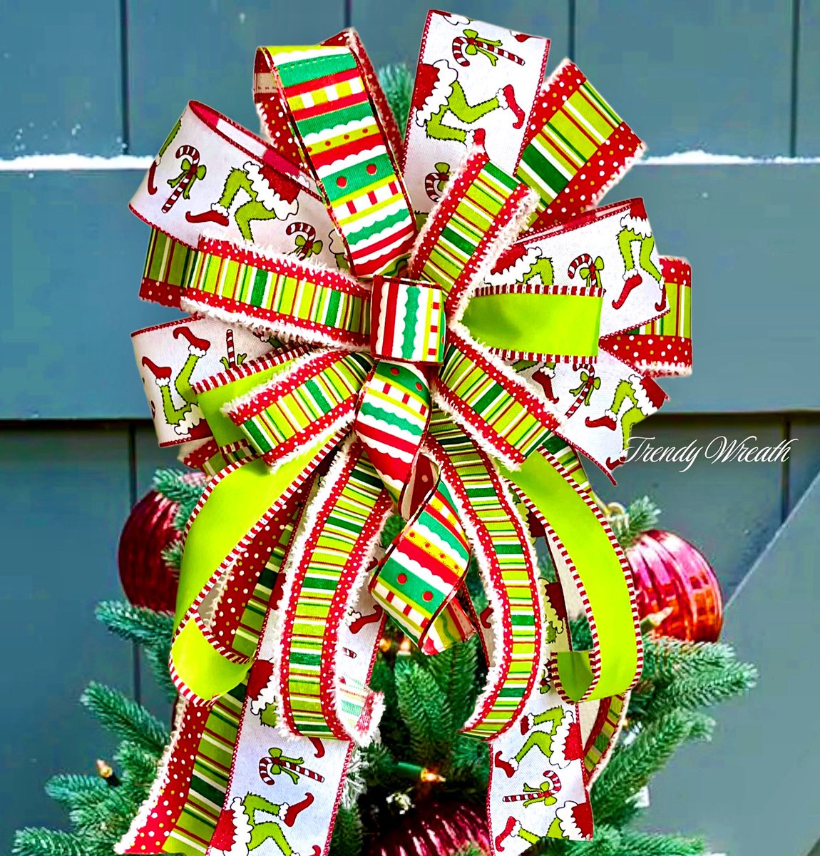 TrendyWreath's tweet photo. Grinch Tree Topper/Grinchmas 
View entire Grinch collection https://t.co/QumSHy86Zv #Grinch #grinchtree #grinchchristmas #ChristmasTree #Christmas2022 
#christmastreedecor #treetoppers #thegrinch #Whoville https://t.co/GVmb9R7XgQ