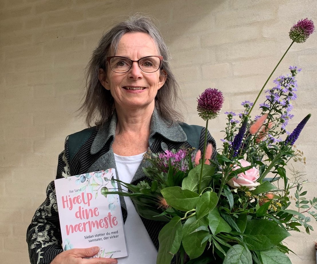 IlseSand's tweet photo. BOOK RELEASE IN DENMARK

The title in english: HELP YOUR NEAREST PEOPLE
– how to support with conversations that work

The book is under translation to Russian, Chinese and Taiwanese.

#psykoterapeut
#socialpædagog  #sygeplejerske #sygeplejerskestuderende #socialrådgiver https://t.co/IzFJAycsaj