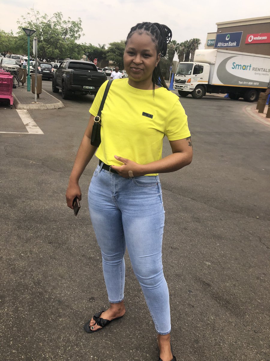 Lovelinessmona's tweet photo. Bolt driver took pictures of me https://t.co/hn5y2shIlD