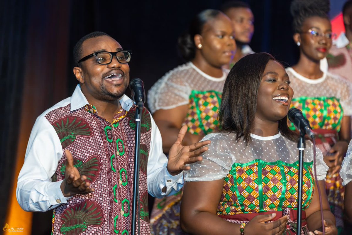 Gramophone_Gh's tweet photo. Let's take a look at some of the beautiful emotional moments felt during Hymnody! 
#emotions #GramophoneGhana #Gramophonechorus #choralmusicgh #smiles #hymnody #ProfJY #spiritfilled https://t.co/2zsLiXWo3y