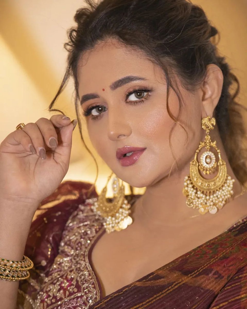 Fansxpress's tweet photo. Time to celebrate every moment ✨️
.
.
#rashamidesai #rashamians #diva #love #immagical✨🧞‍♀️🦄 https://t.co/3TDzPm8L7i