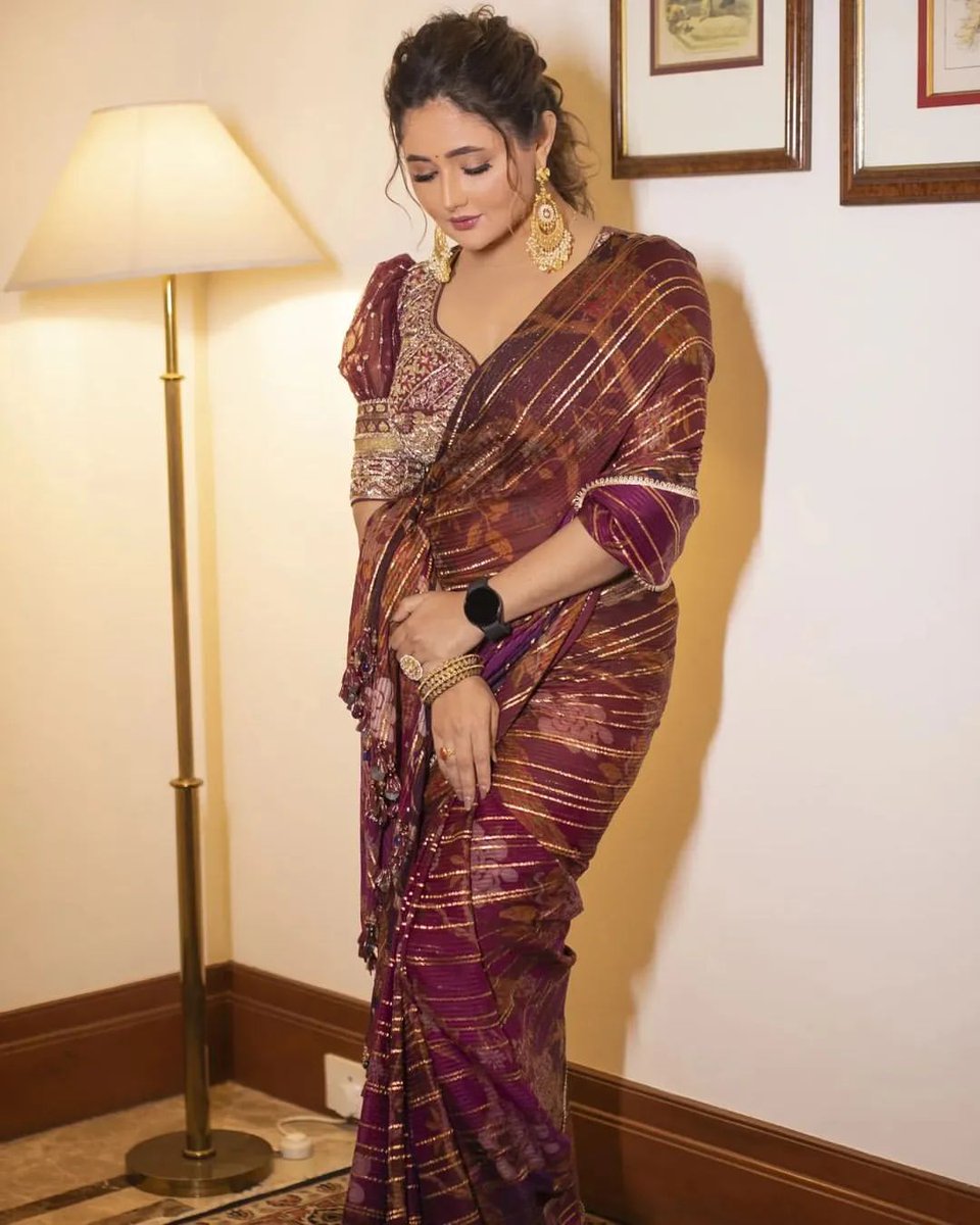 Fansxpress's tweet photo. Time to celebrate every moment ✨️
.
.
#rashamidesai #rashamians #diva #love #immagical✨🧞‍♀️🦄 https://t.co/3TDzPm8L7i