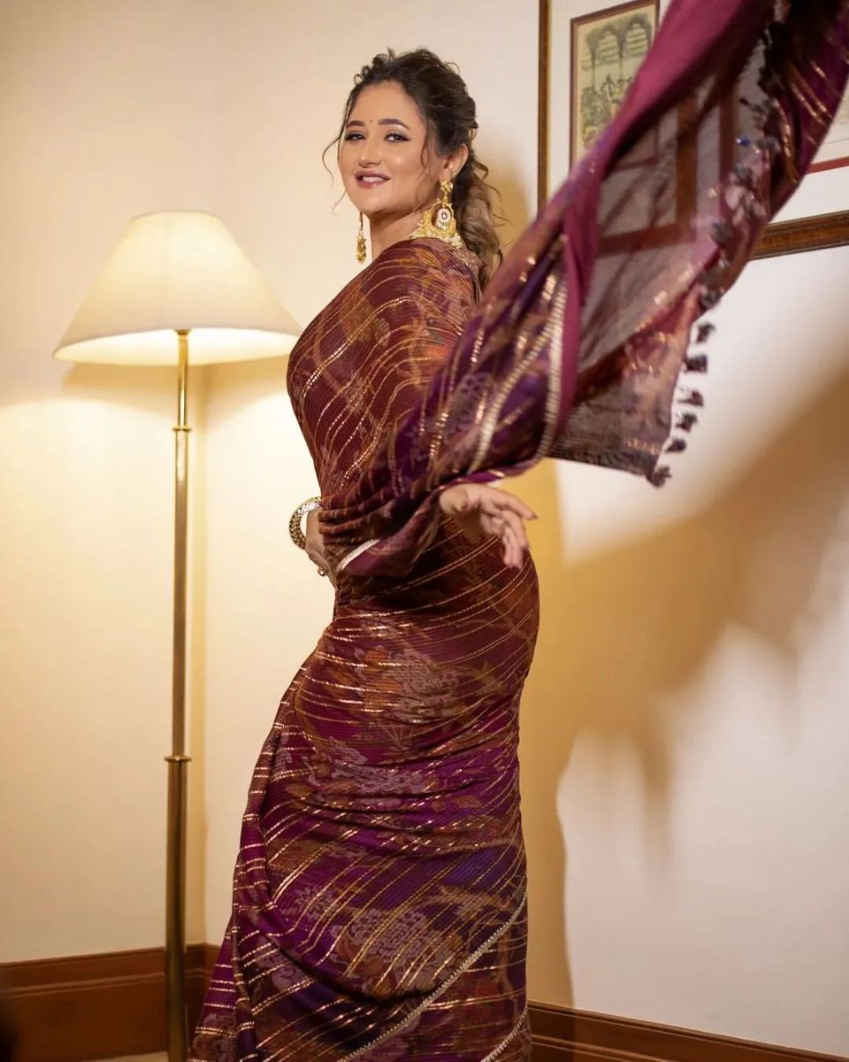 Fansxpress's tweet photo. Time to celebrate every moment ✨️
.
.
#rashamidesai #rashamians #diva #love #immagical✨🧞‍♀️🦄 https://t.co/3TDzPm8L7i