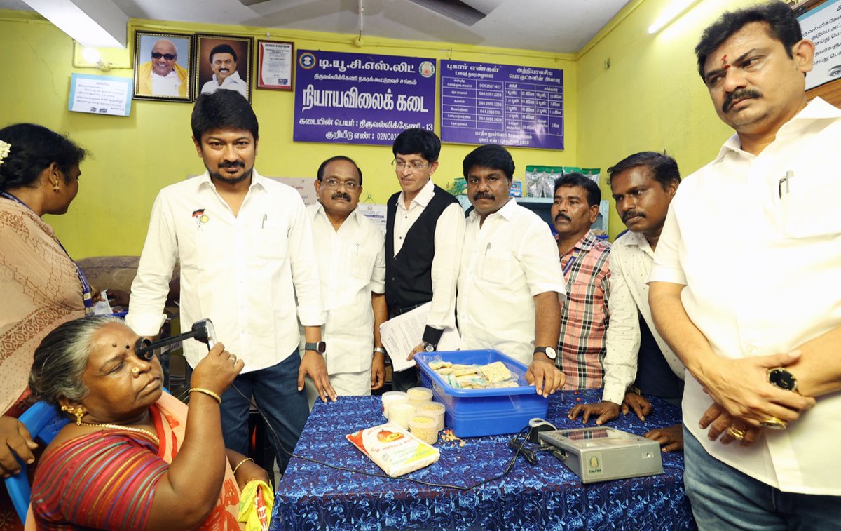 Varman_R4's tweet photo. "மெட்ராஸ்-ஐ" பரவுற காலத்துல என்னண்ணே பண்ணுவீங்க????

#டவுட்டு @Udhaystalin https://t.co/Z4WqeXxrSV