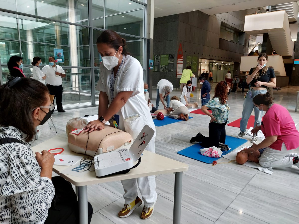 HospitalSantPau's tweet photo. ➕ A #SantPau ens adherim al Dia Mundial de l'Aturada Cardiorespiratòria amb tallers de reanimació cardiopulmonar pediàtrica i de l'adult.

📍 Apropa't al vestíbul per resoldre dubtes i posar en pràctica les pautes bàsiques. Saber actuar pot salvar vides! #WorldRestartAHeart 🫀 https://t.co/bt2NsOjN70