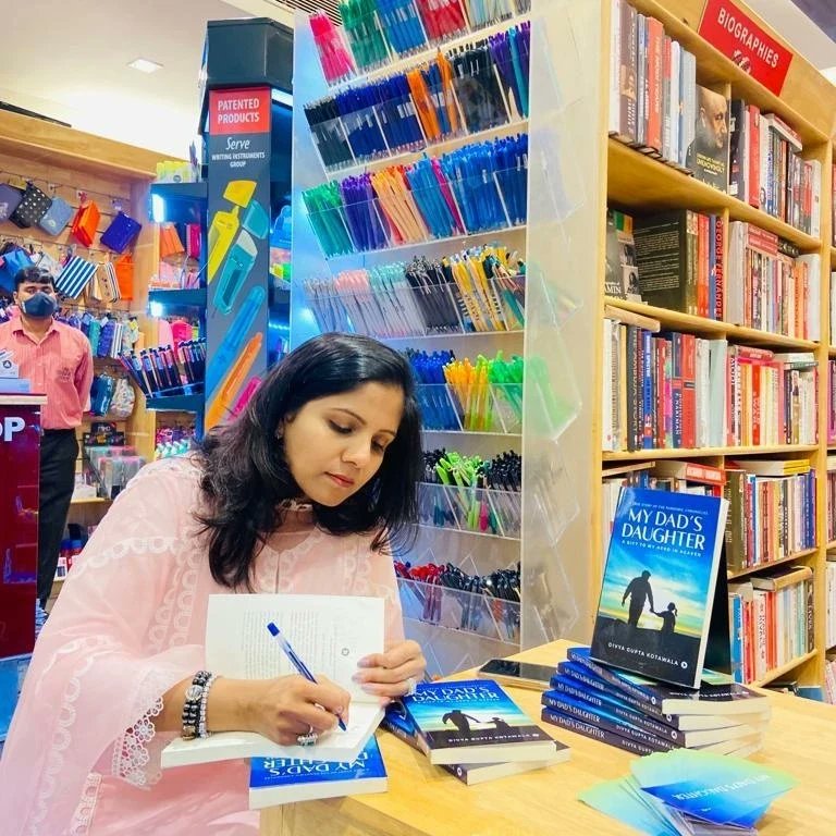 CrosswordPr's tweet photo. Flashback from one of the most amazing day of book signing for Divya Gupta Kotawala's newly launched book "My Dad's daughter" at Om Book Shop.
#booksigning #MyDadsDaughter #crosswordpr #prpartner #publicrelations #ombookshop #bookstore #OmBooks https://t.co/SqRl422fNV