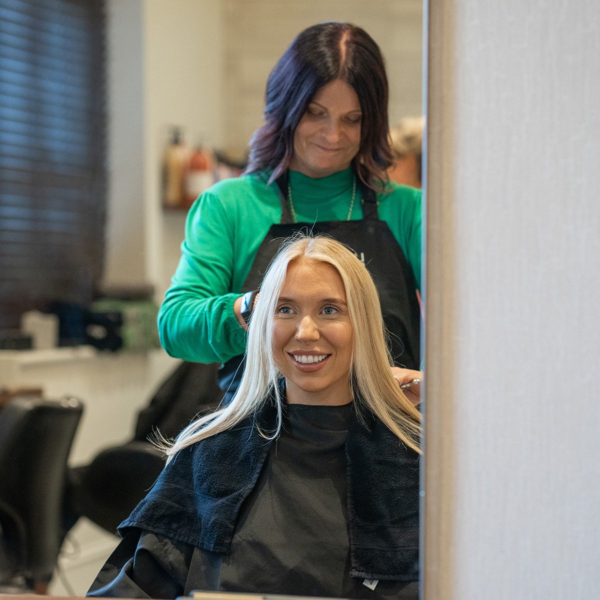 RedworthRetreat's tweet photo. Within the Retreat Spa at Redworth Hall County Durham, we have our own hair salon and team of fantastic stylists ready and waiting to perfect and preen guests, members or the public alike. 💇🏽‍♀️
Book your appointment today: https://t.co/gj84N9k8Ej https://t.co/GwdNuclBv6