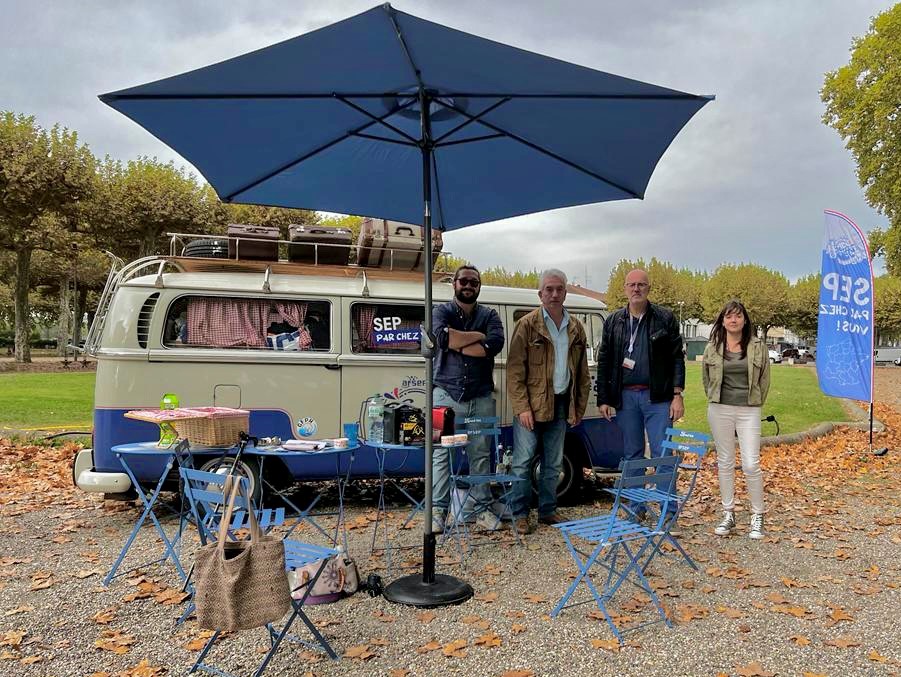 HopitalAgen's tweet photo. Le Road'Tour AFSEP 2022, SEP par chez vous fait escale à Agen ❗️

👉 Venez à la rencontre des bénévoles et de l'équipe de l'#AFSEP pour vous informer sur la Sclérose En Plaques jusqu'à 17h aujourd'hui, place du Gravier. #SEP

@AggloAgen 
@villeagen 

cc : @faucheuxjm https://t.co/kibgiYIyWQ