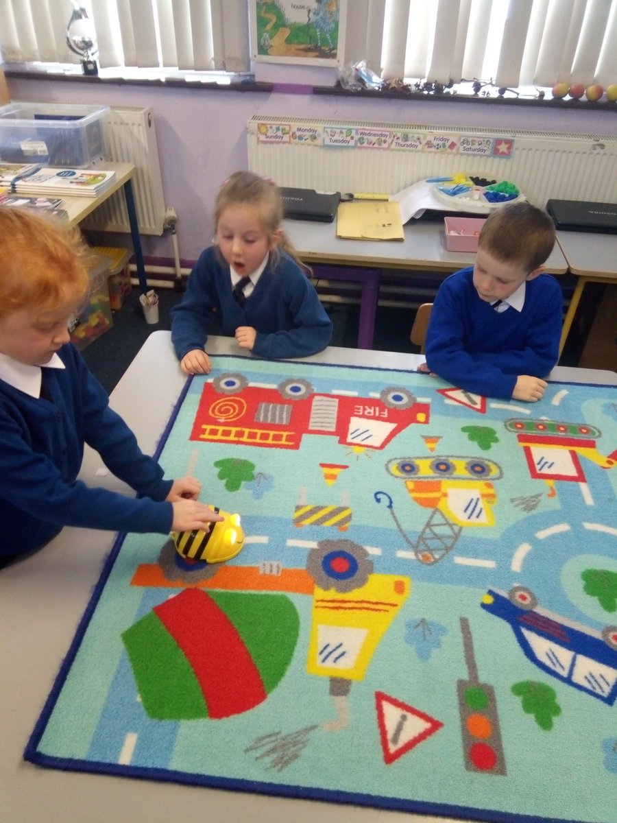 SsPeterPaulNS1's tweet image. Coding for Maths Week in JI &amp;amp; SI #mathsweek2022 #straidens #codingforjuniors @EdCentreMayo @MayoNorthEast