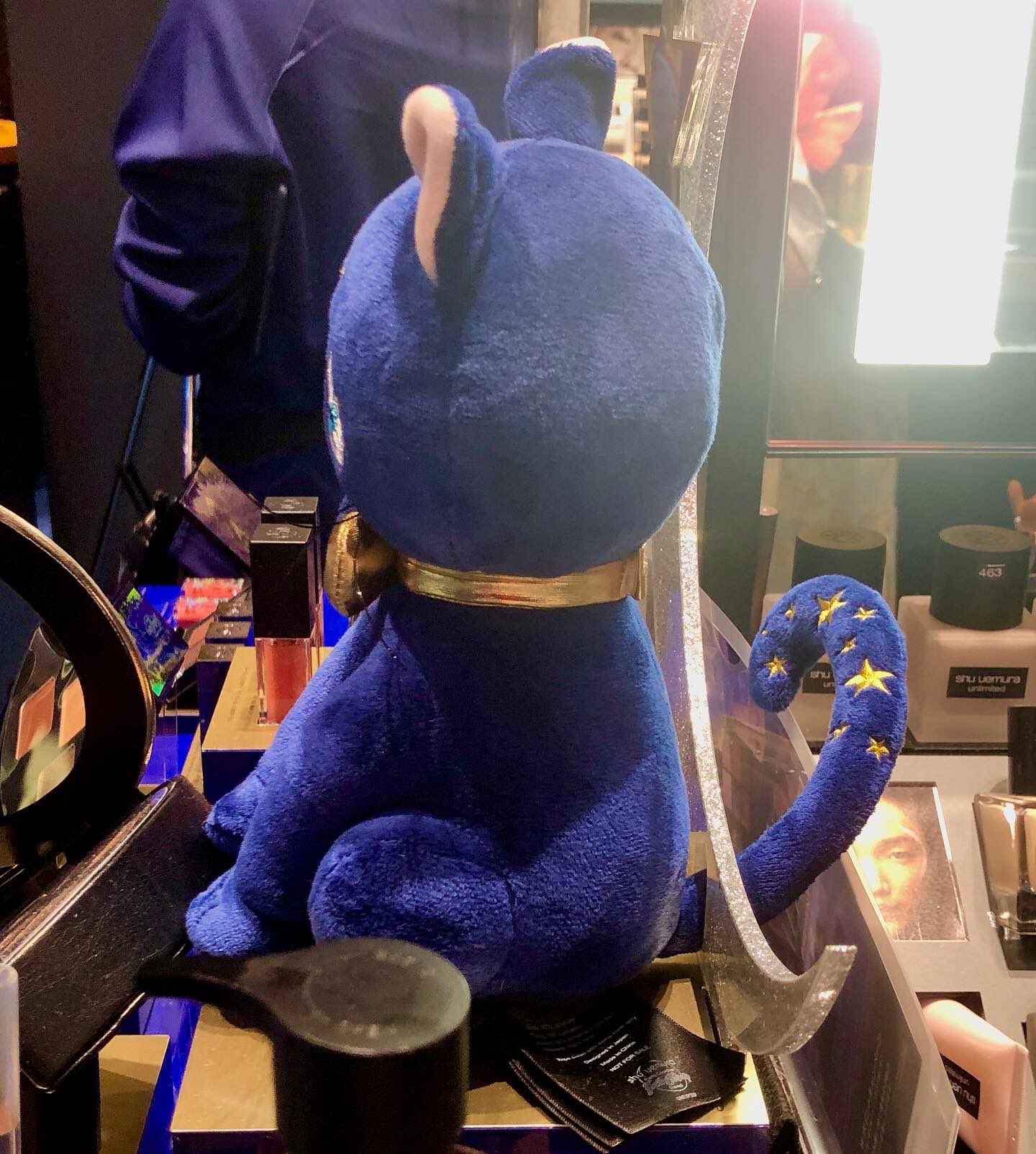 ショッピング安心 シュウウエムラ セーラームーン ルナ ぬいぐるみ www