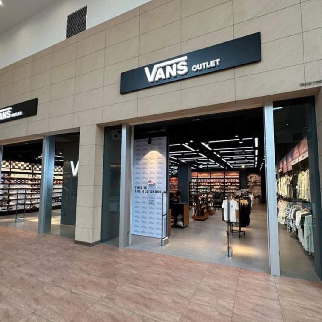 Jalan-Jalan Cuti Santai on Twitter: Outlet Vans terbesar di Asia Tenggara  telah dibuka di Lot F38, di Mitsui Outlet Park 👟😍 Check Harga sini:  https://t.co/YvLNIYBerS https://t.co/ID2TCqJ5Bg / Twitter outlet vans