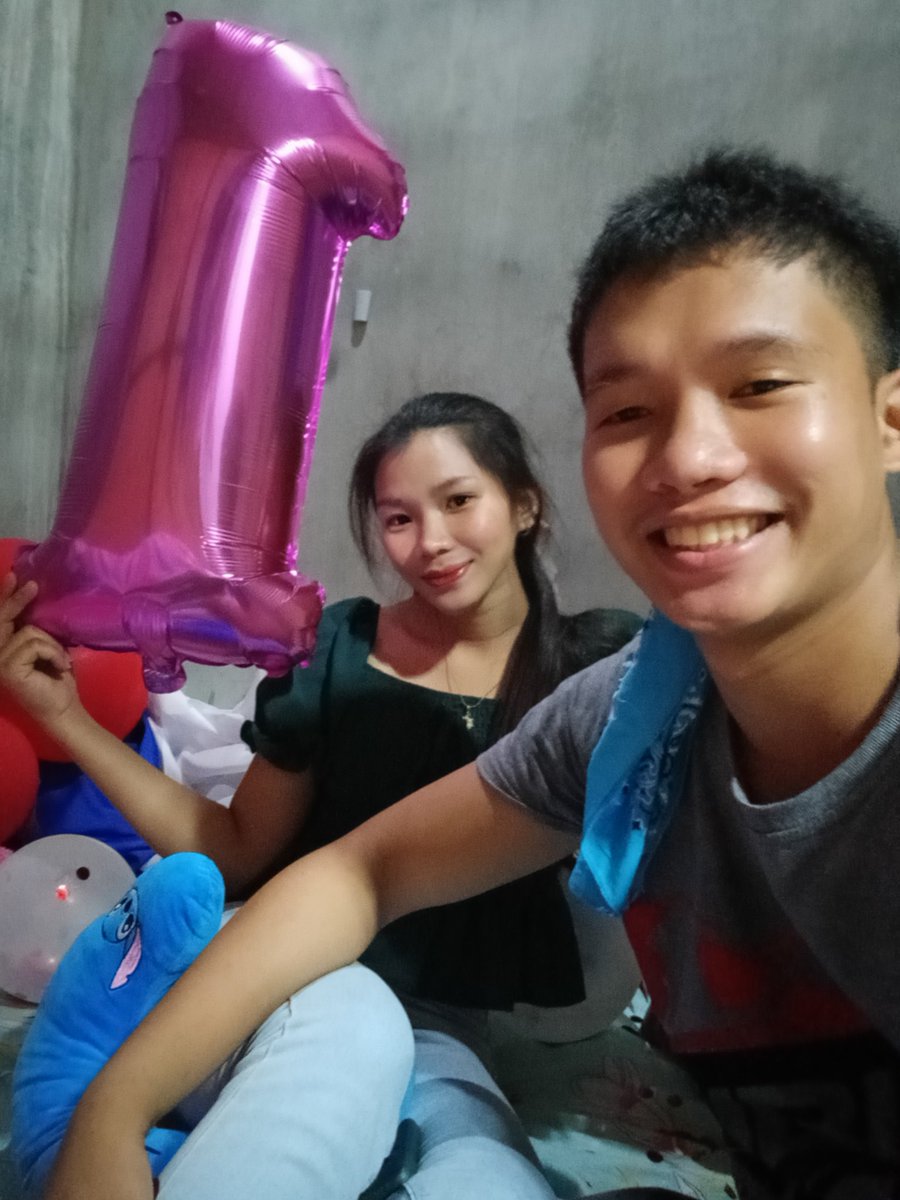 llanes_oy's tweet photo. Hapiii anniv! @jheey_nha 🤗💗mahalll kita palagiii😘😘💗 khit na epic fail suprise ko sayo eh mahalaga ay supriseee kitaa🤗😘iloveyouuu😘💗#oneyeardownforevertogo!😘😘 https://t.co/d05c1KTi8l