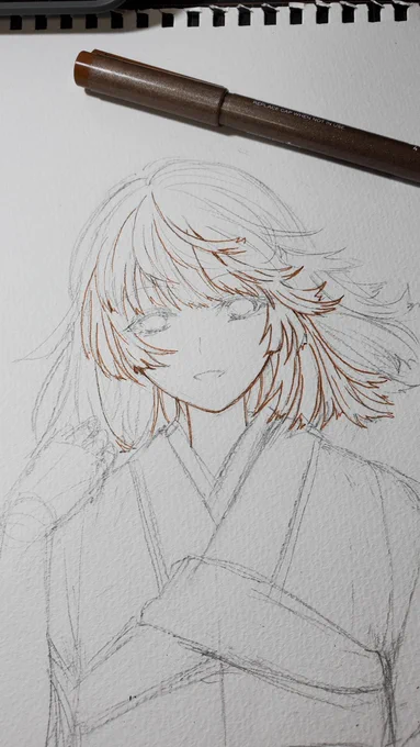 作業工程。線画とペン入れはこんな感じ。色塗りはまず全体に黄色をうっすら塗るのが好き(どの色とも喧嘩しないので)→髪の毛の影になる部分には気持ち濃いめに塗ったり→好きな色を塗る。赤系に青系の反対色入れるならそこが乾くまで待つ→適当に色を置いていく 
