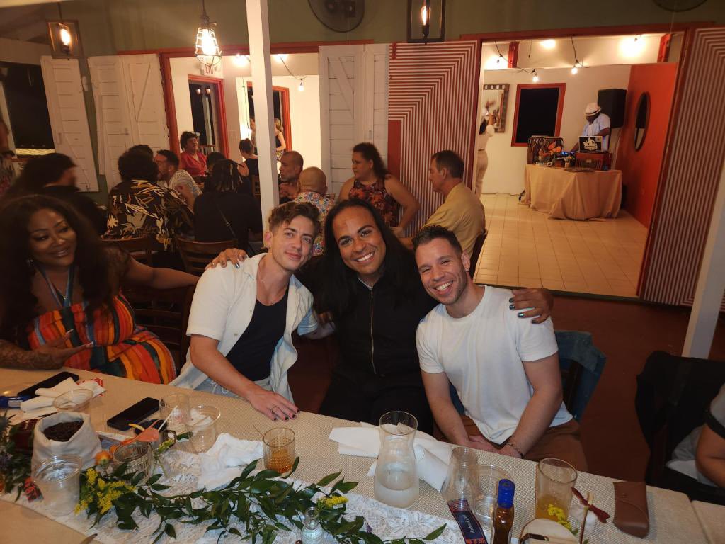 LeandroRodz's tweet photo. Incredible night at @bacoapr hosted by @ViiVHC with the cast of this incredible project #loveingravity with these amazing artist which I’m a huge fan 😊🇵🇷🏳️‍🌈🏳️‍⚧️ and people I love and respect! 💪🏽 https://t.co/S613mp6KPA