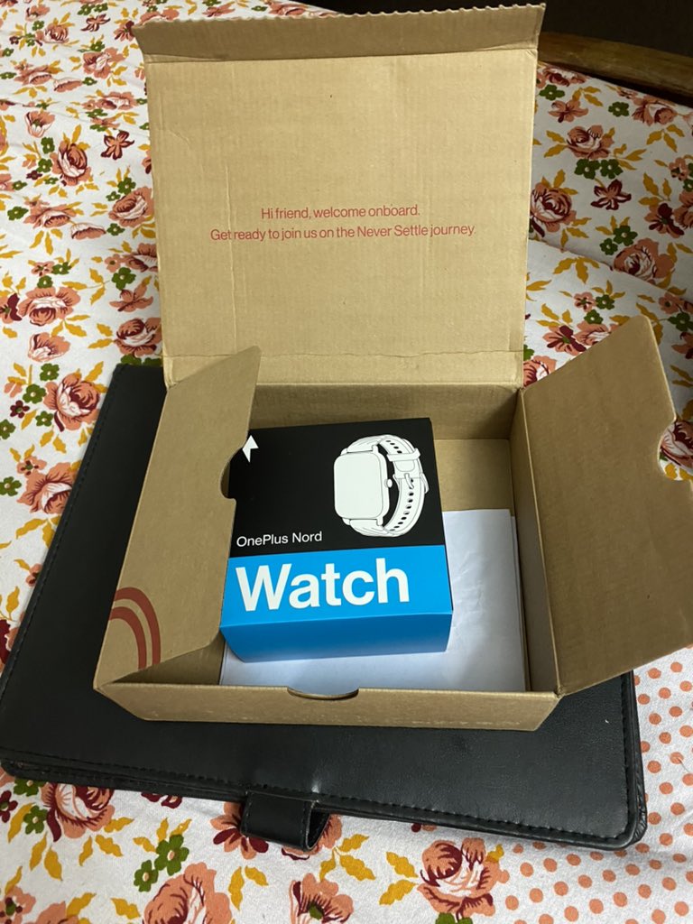 Veeramanim007's tweet image. #OnePlusNordWatch,#Oneplussupport #OneplusIN,#OneplusUS I have ordered Oneplus Nord watch with Midnight black and I Received deep blue case and Black strap.
I was following up with the customer care for getting correct product and i couldn’t get proper response from customercare