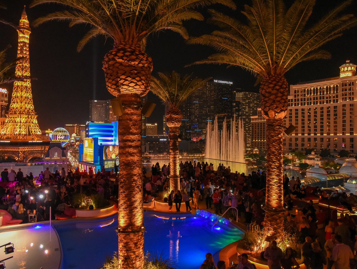 #LasVegas to attend #OracleCloudWorld! Meet old friends from <a href="/Oracle/">Oracle</a> #MeetAtCloudWorld