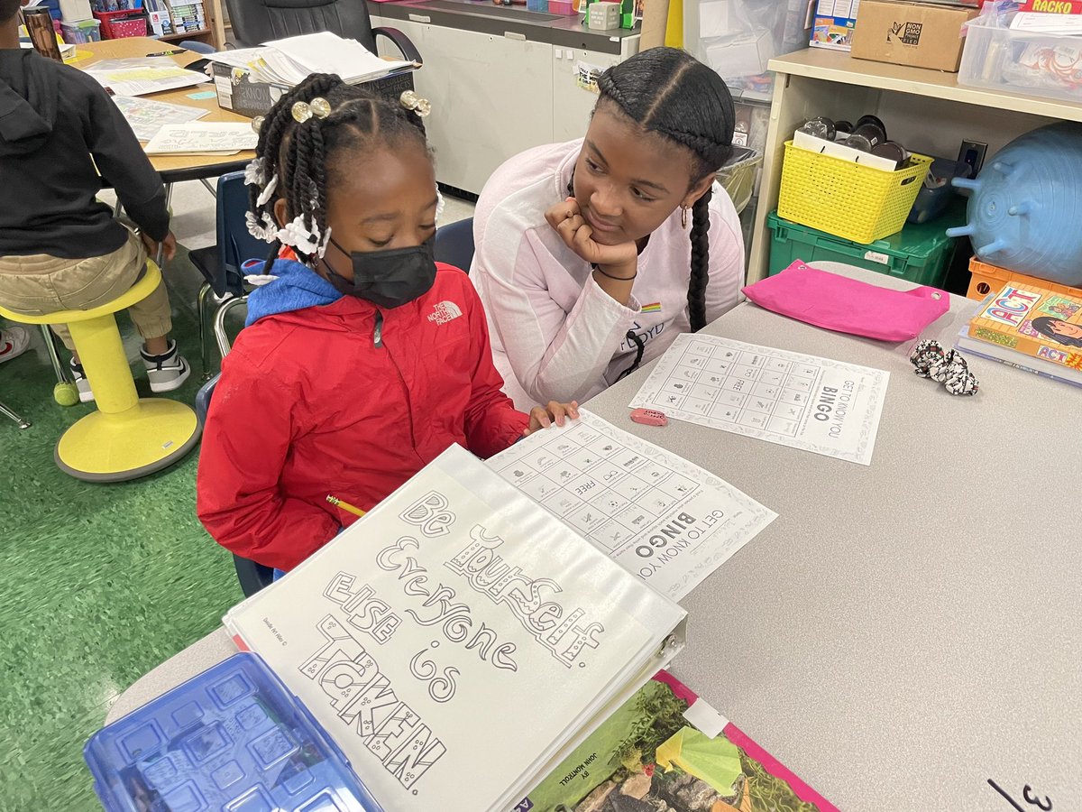 ascollman's tweet photo. We loved sharing notebooks with our 5th grade buddies this morning! #LIM @rhandrewselem https://t.co/OhMgSOJ8vL