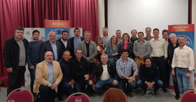 AHGA_Colon's tweet photo. #Participó el Presidente de #AHGA Mario Delasoie
Autoridades de FEHGRA y de las Filiales del NEA Litoral analizaron temas prioritarios en Rafaela 🙌✍️📣‼
https://t.co/WxmoAL8ifd⬅️#Lunes #LunesDeGanarSeguidores #FelizLunes #BuenLunes https://t.co/xRUNutjopl