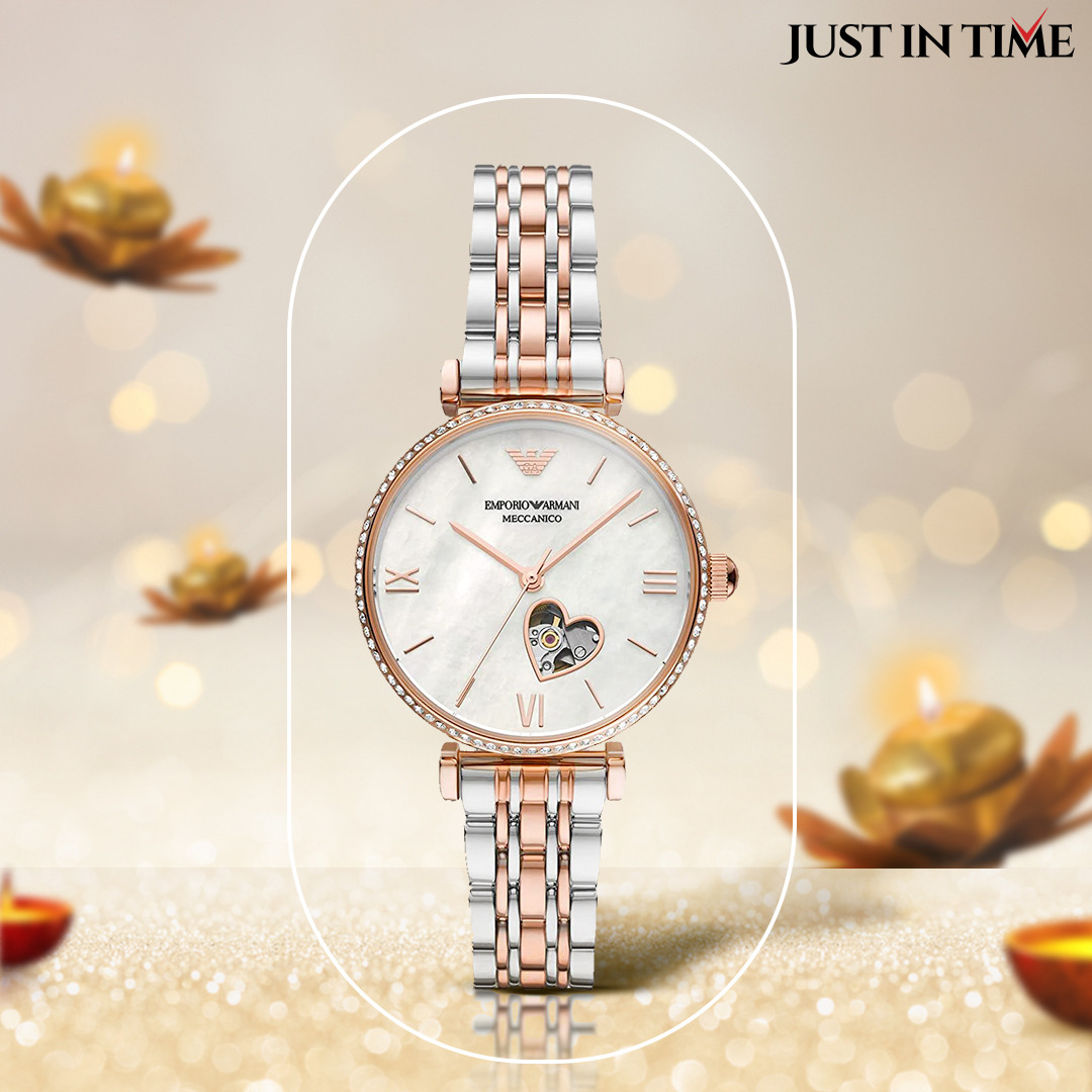 justintimewatch's tweet photo. Illuminate the path with your radiance!🪔✨

Watch Displayed: Emporio Armani AR60049
.
.
.
#JustInTime #JustInTimeWatches #JustInTimeWatchStore #Diwali #PreDiwali #Trending #TrendingNow #EmporioArmani #Armani #Festival #LuxuryWatches #LuxuryGifting #Gifting #GiftsForHimNHer https://t.co/uMwjvqXpAa