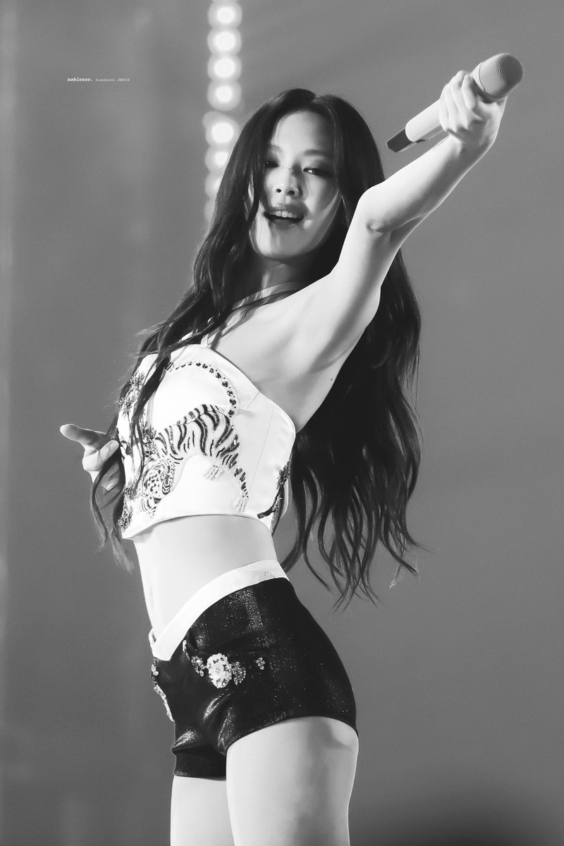 G0THRUBY's tweet photo. JENNIE KIM https://t.co/lEH9AVUMu8
