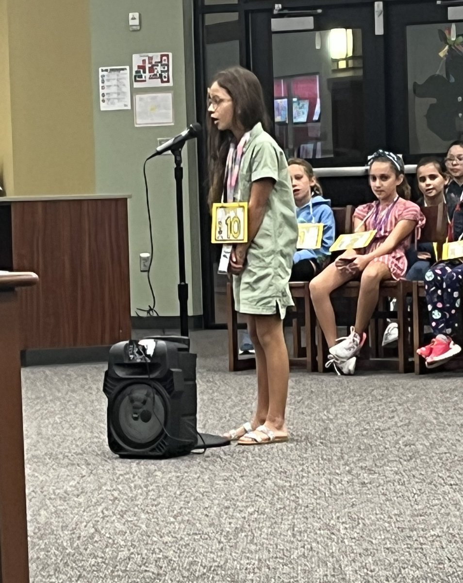 MrsFriedrichs's tweet photo. Creekview Spelling Bee underway! @TISDCES 🐝🏆 https://t.co/3OGJgUj4Dd