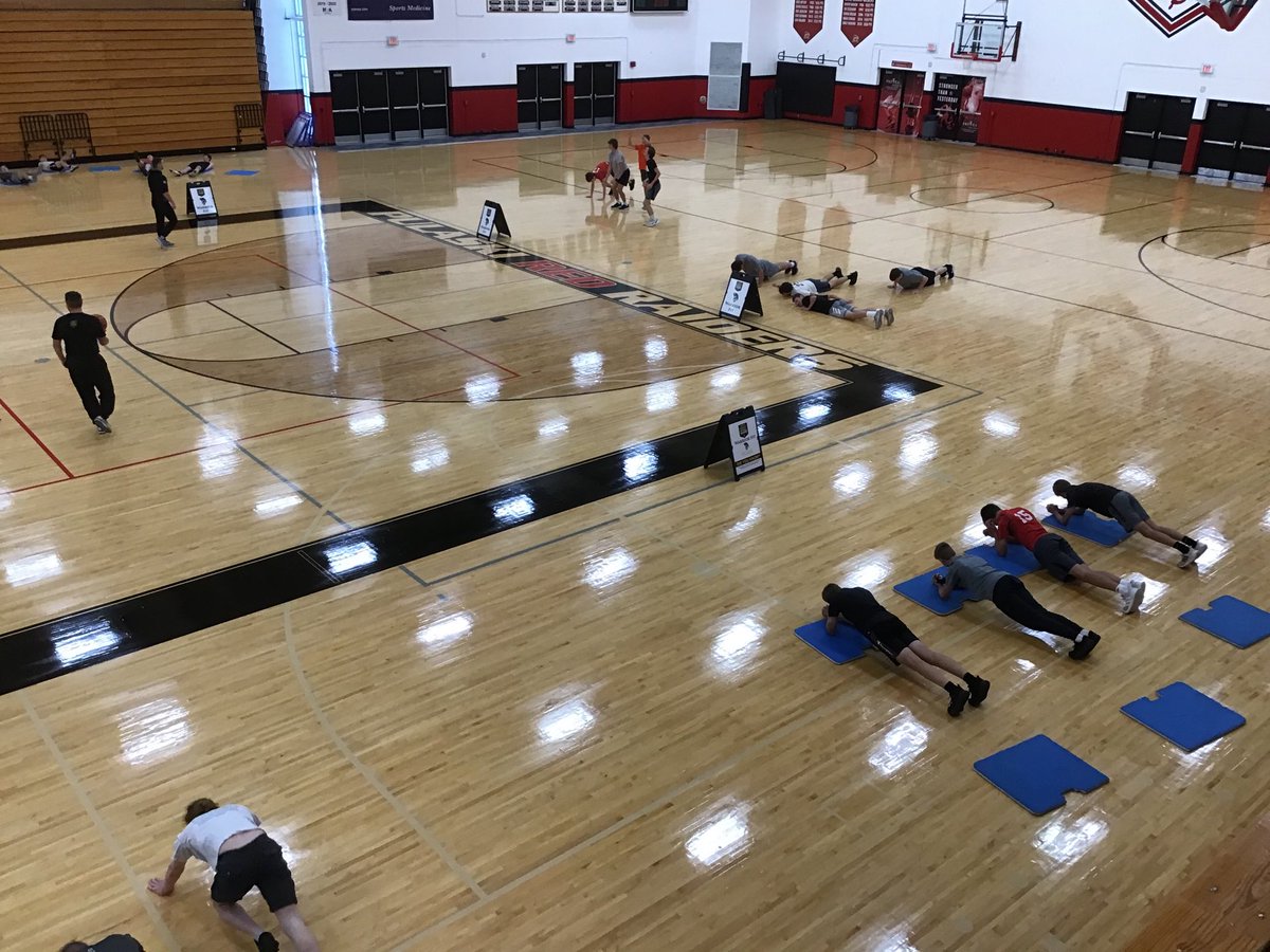 PulaskiPhyEd's tweet photo. PE students working out with the National Guard!
⁦@pcsd⁩ 
⁦@PCSD_PHS⁩ 
#raiderstrong https://t.co/Tdj05R6Iq9