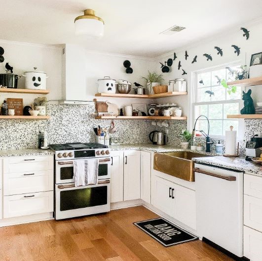 graniterra's tweet photo. Have you ever considered revamping and upgrading your kitchen with new countertops and corresponding backsplash?
The flow from the matching stonework will complete the overall environment with a great eye-catching look!
#stl #granite #remodel #matching
Photo by: cassie_bustamante https://t.co/OHKqe7cQd8
